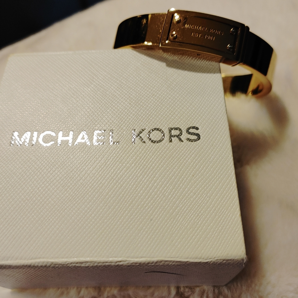 Gold Michael Kors bracelet